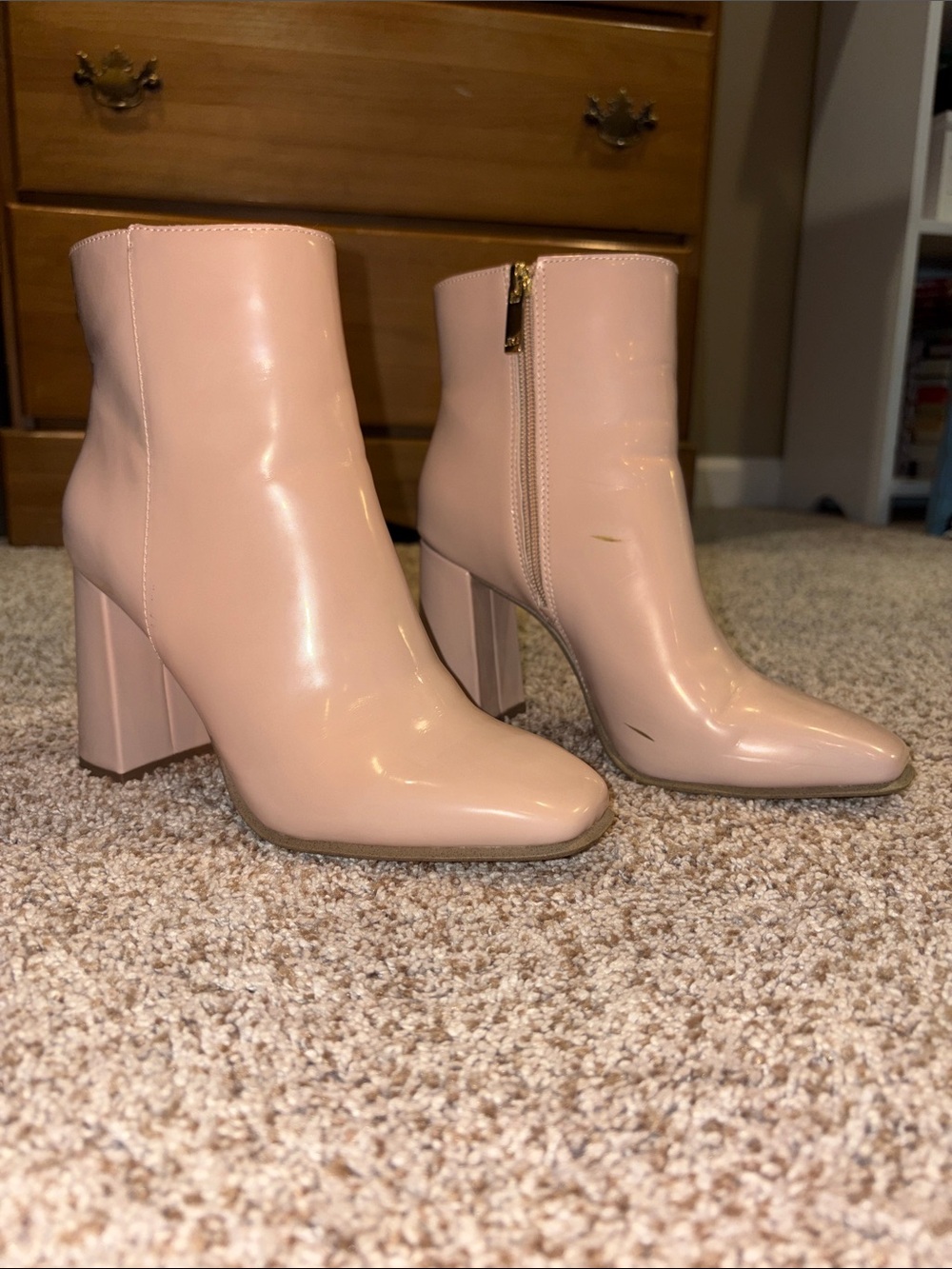 Jennifer Lopez Beige Heeled Boots